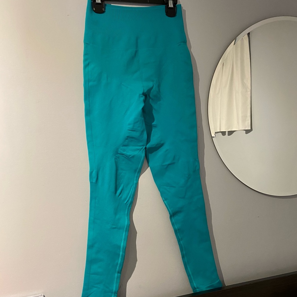 Blue lululemon leggings